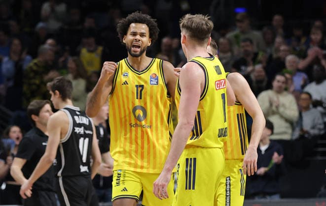 Norris Agbakoko celebrates after Moses Woods three-pointer Joy Emotion Cheers Sport Basketball BBL Bundesliga Men 17 Matchday Season 2025 2026 25 01 2026 ALBA Berlin vs BMA365 Bamberg Baskets