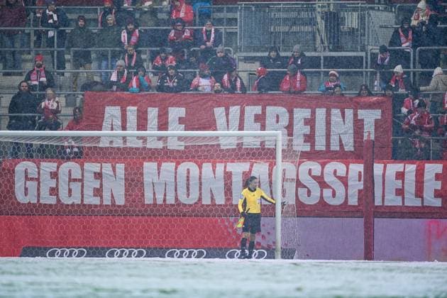 Fans of FC Bayern Muenchen have hung up a banner against Monday matches, 25 01 2026, Munich Germany , Football, Google Pixel Women Bundesliga, FC Bayern München RB Leipzig, DFB DFL REGULATIONS PROHIBIT ANY USE OF PHOTOGRAPHS AS IMAGE SEQUENCES AND OR QUASI VIDEO xslx