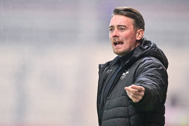 Head Coach Jonas Stephan RB Leipzig gives instructions, gesticulates, gesticulates with arms, gives instructions, gesticulate, single image, action, action, 25 01 2026, Munich Germany , Football, Google Pixel Women Bundesliga, FC Bayern Munich RB Leipzig, DFB DFL REGULATIONS PROHIBIT ANY USE OF PHOTOGRAPHS AS IMAGE SEQUENCES AND OR QUASI VIDEO xslx
