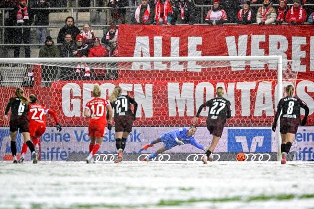 Momoko TANAKINAWA FC Bayern Muenchen, FCB, 18 not in picture, not pictured scores the goal to 1 0 by hand penalty, 25 01 2026, Munich Germany , Soccer, Google Pixel Women Bundesliga, FC Bayern München RB Leipzig, DFB DFL REGULATIONS PROHIBIT ANY USE OF PHOTOGRAPHS AS IMAGE SEQUENCES AND OR QUASI VIDEO xslx