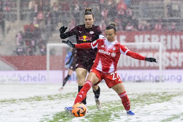 GOOGLE PIXEL Womens Bundesliga FC Bayern Munich RB Leipzig 25 01 2026 duel Sandra Starke RB Leipzig, 13 , Arianna Caruso FC Bayern Munich, 27 GOOGLE PIXEL Womens Bundesliga, FC Bayern Munich RB Leipzig, Munich, FC Bayern Campus on 25 01 2026 DFB REGULATIONS PROHIBIT ANY USE OF PHOTOGRAPHS AS IMAGE SEQUENCES AND OR QUASI VIDEO Copyright: xBEAUTIFULxSPORTS Wunderlx