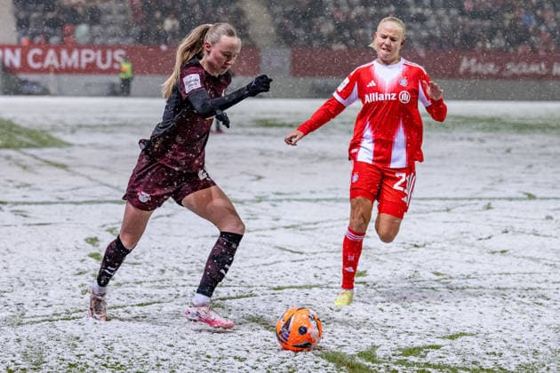 Battle for the ball duel between Nikoline Dudek RB Leipzig, 24 and Pernille Harder FC Bayern Muenchen Frauen, 21 GER, FC Bayern Muenchen Frauen vs RB Leipzig, Football, Google Pixel Womens Bundesliga, Matchday 15, Season 2025 2026, 25 01 2026 DFL DFB REGULATIONS PROHIBIT ANY USE OF PHOTOGRAPHS as IMAGE SEQUENCES and or QUASI VIDEO GER, FC Bayern Muenchen Frauen vs RB Leipzig, Football, Google Pixel Frauen Bundesliga, 15 Spieltag, Saison 2025 2026, 25 01 2026 Muenchen Copyright: xEibner-Pressefoto HeikexFeinerx EP_HFR
