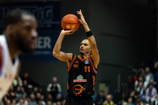 GER, easy Credit Basketball Bundesliga, Science City Jena Rasta Vechta 25 01 2026, Sparkassen Arena, Jena, GER, easy Credit Basketball Bundesliga, Science City Jena Rasta Vechta Alonzo Verge Jr RASTA Vechta 11 Â Photo Alexander Trienitz Jena Sparkassen Arena Thueringen Germany