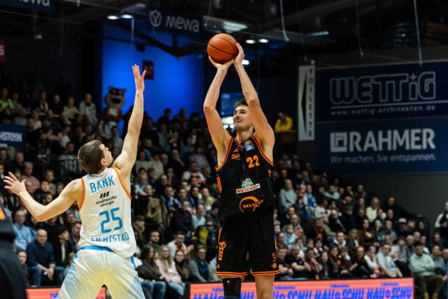 GER, easy Credit Basketball Bundesliga, Science City Jena Rasta Vechta 25 01 2026, Sparkassen Arena, Jena, GER, easy Credit Basketball Bundesliga, Science City Jena Rasta Vechta Tibor Pleiss Tibor Pleiss RASTA Vechta 22 Â Photo Alexander Trienitz Jena Sparkassen Arena Thueringen Germany