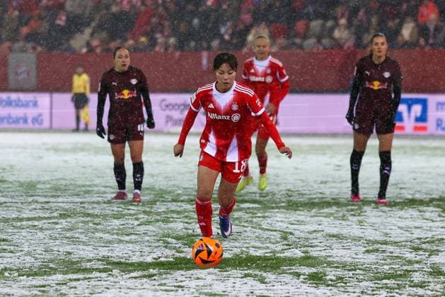 Momoko Tanikawa 18 FC Bayern Muenchen Women converts the penalty kick to make it 1 0, FC Bayern Muenchen Women vs RB Leipzig Women, Football, Women, Google Pixel Bundesliga, Season 2025 2026, 15 Matchday, 25 01 2026 DFB regulations prohibit any use of photographs as image sequences and or quasi video Muenchen Bayern Germany Copyright: xkolbert-press MartinxAgüerax