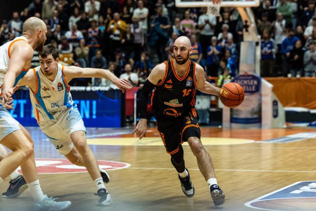 GER, easy Credit Basketball Bundesliga, Science City Jena Rasta Vechta 25 01 2026, Sparkassen Arena, Jena, GER, easy Credit Basketball Bundesliga, Science City Jena Rasta Vechta Tommy Kuhse RASTA Vechta 12 Â Photo Alexander Trienitz Jena Sparkassen Arena Thueringen Germany