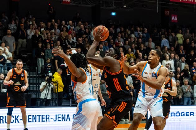 GER, easy Credit Basketball Bundesliga, Science City Jena Rasta Vechta 25 01 2026, Sparkassen Arena, Jena, GER, easy Credit Basketball Bundesliga, Science City Jena Rasta Vechta Malcolm Dandridge RASTA Vechta 23 Â Photo Alexander Trienitz Jena Sparkassen Arena Thueringen Germany