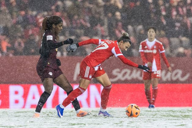 GOOGLE PIXEL Womens Bundesliga FC Bayern Munich RB Leipzig 25 01 2026 duel Delice Boboy RB Leipzig, 17 , Arianna Caruso FC Bayern Munich, 27 GOOGLE PIXEL Womens Bundesliga, FC Bayern Munich RB Leipzig, Munich, FC Bayern Campus on 25 01 2026 DFB REGULATIONS PROHIBIT ANY USE OF PHOTOGRAPHS AS IMAGE SEQUENCES AND OR QUASI VIDEO Copyright: xBEAUTIFULxSPORTS Wunderlx