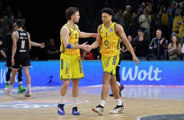 Martin Hermannsson cheers with Jack Kayil Joy Emotion Jubilation Sport Basketball BBL Bundesliga Men 17 Matchday Season 2025 2026 25 01 2026 ALBA Berlin vs BMA365 Bamberg Baskets