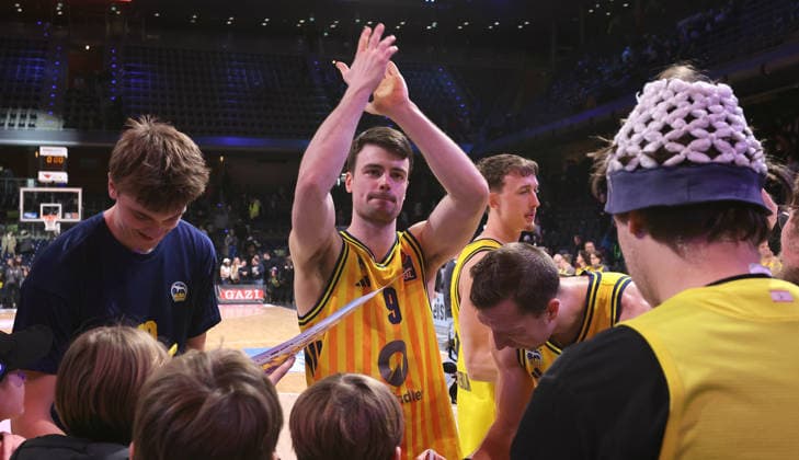 Jonas Mattisseck, Alba team cheers after the end of the game Joy Emotion Cheers Sport Basketball BBL Bundesliga Men 17 Matchday Season 2025 2026 25 01 2026 ALBA Berlin vs BMA365 Bamberg Baskets