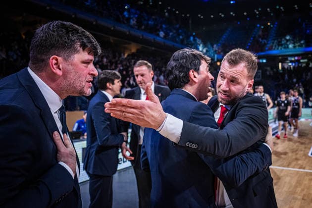 Basketball Berlin 25 01 2026 Season 2025 2026 EasyCredit BBL 1 Bundesliga Men, Men Alba Berlin BMA365 Bamberg Baskets Anton Gavel Bamberg, Coach Sebastian Trzcionka Alba Berlin, Assistant Coach li Vladimir Bogojevic Alba Berlin, Assistant Coach