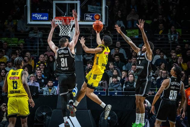 Basketball Berlin 25 01 2026 Season 2025 2026 EasyCredit BBL 1 Bundesliga Men, Men Alba Berlin BMA365 Bamberg Baskets Jack Kayil Alba Berlin, No 07 Daniel Keppeler Bamberg, No 31 Demarcus Demonia Bamberg, No 08