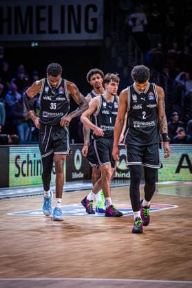 Basketball Berlin 25 01 2026 Season 2025 2026 EasyCredit BBL 1 Bundesliga Men, Men Alba Berlin BMA365 Bamberg Baskets beaten Bamberg Ibrahim Watson Boye Bamberg, No 02 Ibrahim Watson Ejiofor Onu Bamberg, No 35 Zachary Ensminger Bamberg, No 01