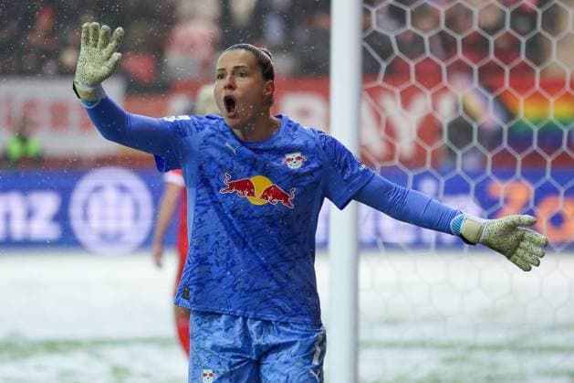 Elvira Herzog 1 RB Leipzig Women upset, gesticulated, FC Bayern Muenchen Women vs RB Leipzig Women, Football, Women, Google Pixel Bundesliga, Season 2025 2026, 15 Matchday, 25 01 2026 DFB regulations prohibit any use of photographs as image sequences and or quasi video Muenchen Bayern Germany Copyright: xkolbert-press MartinxAgüerax