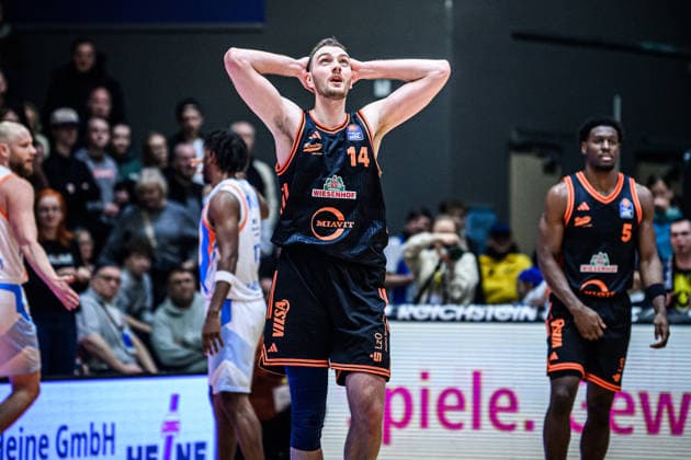 easycredit BBL Basketball Bundesliga 2025 2026 17 Matchday 25 01 2026 Science City Jena vs RASTA Vechta Philipp Herkenhoff Vechta , disappointed, hands over head, Portrait Sparkassen Arena