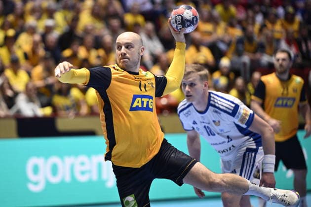 MALMÖ, SWEDEN 20260125 Swedens Daniel Pettersson scores on a penalty kick during the European Handball Championship middle round match between Iceland and Sweden in Malmö Arena, Malmö, Sweden, January 25, 2026 MALMÖ SWEDEN x50090x  Copyright: xJohanxNilsson TTx HANDBOLLS-EM 2026 ISLAND-SVERIGE