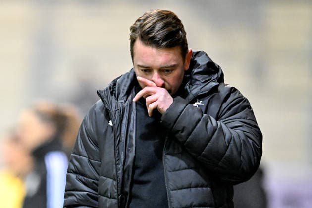 Head coach Jonas Stephan RB Leipzig looking disappointed, disappointment, frustration, disappointed, pessimistic, single image, action, action, 25 01 2026, Munich Germany , Football, Google Pixel Women Bundesliga, FC Bayern Munich RB Leipzig, DFB DFL REGULATIONS PROHIBIT ANY USE OF PHOTOGRAPHS AS IMAGE SEQUENCES AND OR QUASI VIDEO xslx