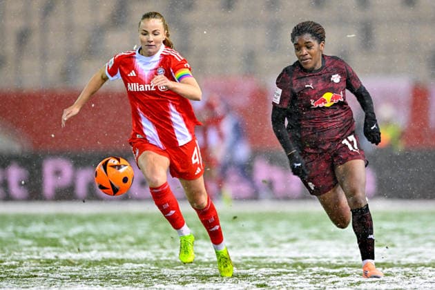 v li Glodis Perla VIGGOSDOTTIR FC Bayern Muenchen , 4 Delics Boboy RB Leipzig, 17 in duel, duel, tackle, dynamics, action, 25 01 2026, Munich Germany , Football, Google Pixel Women Bundesliga, FC Bayern München RB Leipzig, DFB DFL REGULATIONS PROHIBIT ANY USE OF PHOTOGRAPHS AS IMAGE SEQUENCES AND OR QUASI VIDEO xslx