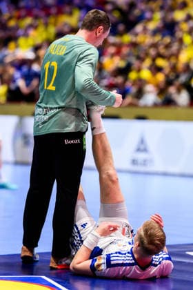 260125 Goalkeeper Andreas Palicka of Sweden and Ellidi Vidarsson of Iceland during the EHF European Handball Championship main round match between Iceland and Sweden on January 25, 2026 in Malmö Photo Petter Arvidson BILDBYRAN kod PA PA1138 handball handball handball handballs em 2026 island iceland sverige sweden ehf european handball championship bbeng  Copyright: PETTERxARVIDSON BB260125PA161