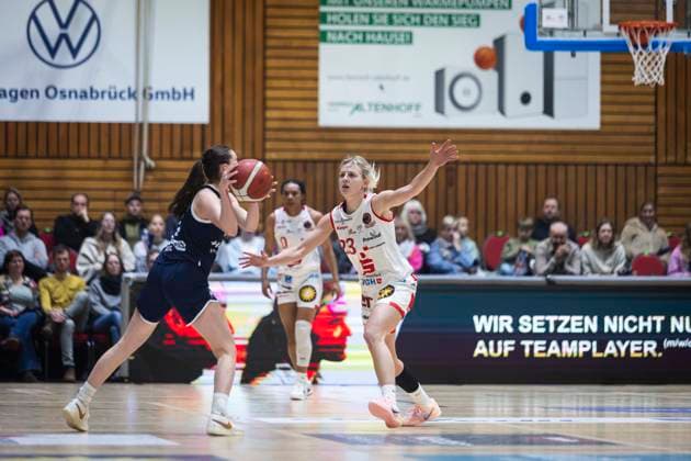 with ball 6 Nicole Brochlitz, No. 23 Lina Loceniece GiroLive Panthers Osnabrück 59 55 SYNTAINICS MBC 1 DBBL 16 Matchday 25 01 2026 1DBBL Panthers vs SYNTAINICS