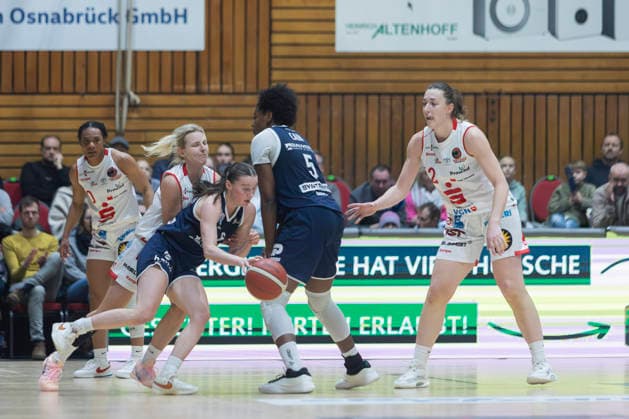 with ball no. 6 Nicole Brochlitz GiroLive Panthers Osnabrück 59 55 SYNTAINICS MBC 1 DBBL 16 Matchday 25 01 2026 1DBBL Panthers vs SYNTAINICS