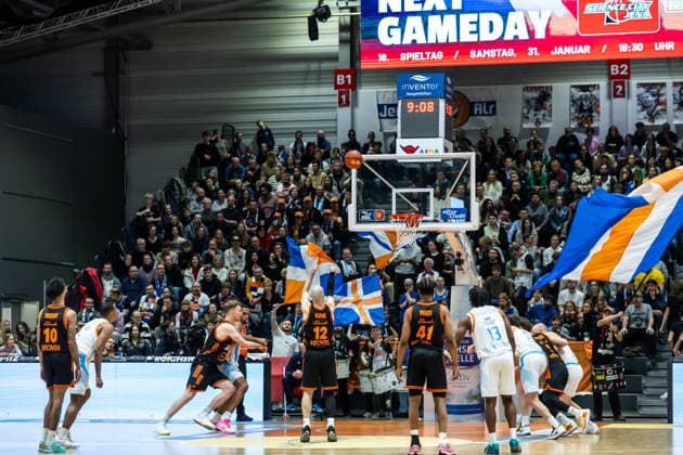 GER, easy Credit Basketball Bundesliga, Science City Jena Rasta Vechta 25 01 2026, Sparkassen Arena, Jena, GER, easy Credit Basketball Bundesliga, Science City Jena Rasta Vechta Tommy Kuhse RASTA Vechta 12 at a free throw Â Photo Alexander Trienitz Jena Sparkassen Arena Thueringen Germany