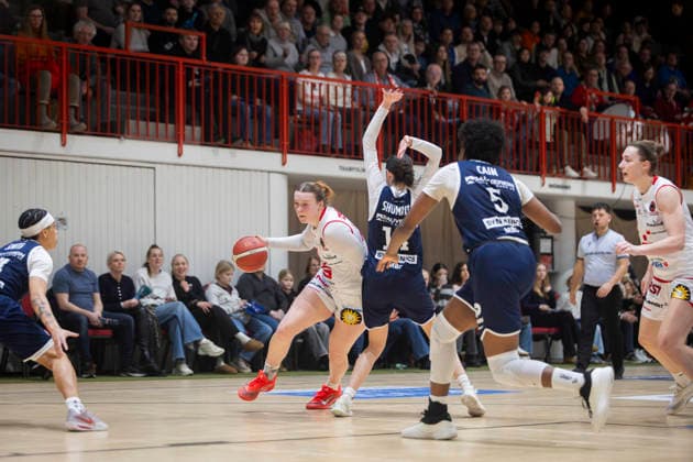Nr. 24 Lina Sontag - GiroLive Panthers Osnabrück 59:55 SYNTAINICS MBC - 1. DBBL 16. Spieltag 1DBBL Panthers gegen SYNTAINICS