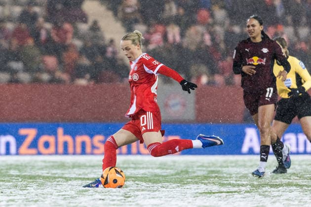 GOOGLE PIXEL Frauen Bundesliga FC Bayern München RB Leipzig 25 01 2026 Franziska Kett FC Bayern München, 20 shoots the 2 0 GOOGLE PIXEL Frauen Bundesliga, FC Bayern München RB Leipzig, Munich, FC Bayern Campus am 25 01 2026 DFB REGULATIONS PROHIBIT ANY USE OF PHOTOGRAPHS AS IMAGE SEQUENCES AND OR QUASI VIDEO Copyright: xBEAUTIFULxSPORTS Wunderlx