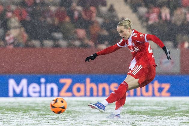 GOOGLE PIXEL Frauen Bundesliga FC Bayern München RB Leipzig 25 01 2026 Franziska Kett FC Bayern München, 20 shoots the 2 0 GOOGLE PIXEL Frauen Bundesliga, FC Bayern München RB Leipzig, Munich, FC Bayern Campus am 25 01 2026 DFB REGULATIONS PROHIBIT ANY USE OF PHOTOGRAPHS AS IMAGE SEQUENCES AND OR QUASI VIDEO Copyright: xBEAUTIFULxSPORTS Wunderlx