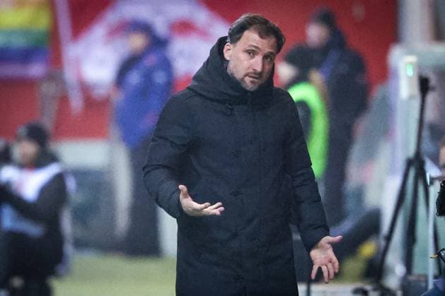 Head coach Jose Barcala FC Bayern Muenchen Women unhappy, gesticulates, FC Bayern Muenchen Women vs RB Leipzig Women, Football, Women, Google Pixel Bundesliga, Season 2025 2026, 15 Matchday, 25 01 2026 DFB regulations prohibit any use of photographs as image sequences and or quasi video Muenchen Bayern Germany Copyright: xkolbert-press MartinxAgüerax