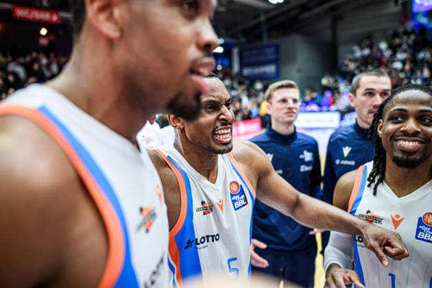 easycredit BBL Basketball Bundesliga 2025 2026 17 Matchday 25 01 2026 Science City Jena vs RASTA Vechta Pure joy for the Science City Jena team Center Chris Carter, right Uchenna Iroegbu Sparkassen Arena