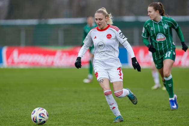 v li Fany Proniez 1 FC Nuremberg, 3 on the ball, single image, full body, action, action, match scene, THE DFB REGULATIONS PROHIBIT ANY USE OF PHOTOGRAPHS AS IMAGE SEQUENCES AND OR QUASI VIDEO , 25 01 2026, , Football, Google Pixel Womens Bundesliga, SV Werder Bremen 1 FC Nürnberg xobx