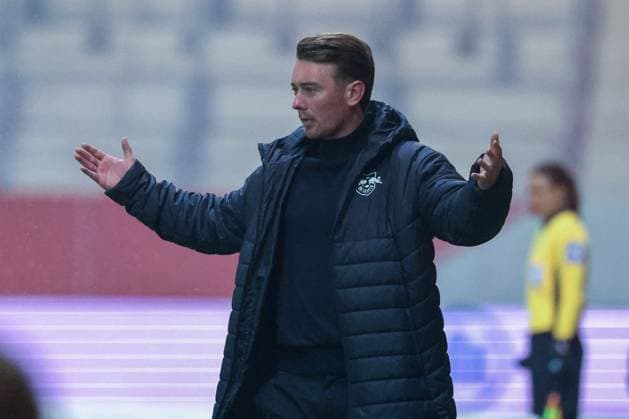 Head coach Jonas Stephan RB Leipzig Women gestures, gives instructions to the team, FC Bayern Muenchen Women vs RB Leipzig Women, Football, Women, Google Pixel Bundesliga, Season 2025 2026, 15 Matchday, 25 01 2026 DFB regulations prohibit any use of photographs as image sequences and or quasi video Muenchen Bayern Germany Copyright: xkolbert-press MartinxAgüerax