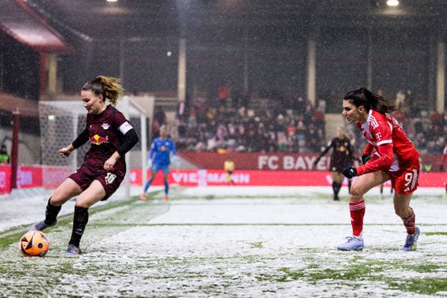 GOOGLE PIXEL Womens Bundesliga FC Bayern Munich RB Leipzig 25 01 2026 duel Annabel Schasching RB Leipzig, 16 , Jovana Damnjanovic FC Bayern Munich, 9 GOOGLE PIXEL Womens Bundesliga, FC Bayern Munich RB Leipzig, Munich, FC Bayern Campus on 25 01 2026 DFB REGULATIONS PROHIBIT ANY USE OF PHOTOGRAPHS AS IMAGE SEQUENCES AND OR QUASI VIDEO Copyright: xBEAUTIFULxSPORTS Wunderlx
