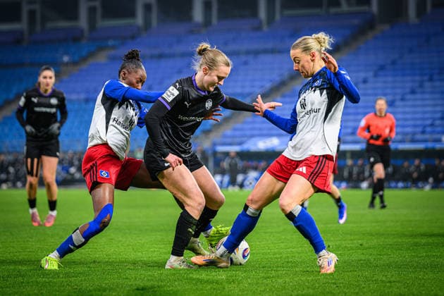 Soccer I Women I Season 2025 2026 I Bundesliga I 15 Matchday I Hamburger SV SGS Essen I 25 01 2026 Magou DoucourÃ 2, Hamburger SV , Paula Flach 5, SGS Essen , Sophie Hillebrand 22, Hamburger SV Hamburg Volksparkstadion Hamburg Germany Copyright: xLobecax xHenningxRohlfsx