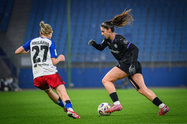 Soccer I Women I Season 2025 2026 I Bundesliga I 15 Matchday I Hamburger SV SGS Essen I 25 01 2026 Maria Mikolajova 27, Hamburger SV , Laureta Elmazi 11, SGS Essen Hamburg Volksparkstadion Hamburg Germany Copyright: xLobecax xHenningxRohlfsx