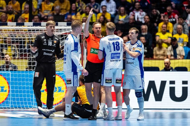 Iceland v Sweden, EHF EURO 2026, Malmo, Sweden Malmo, Sweden. 25th of January, 2026. Referee Havard Kleven seen during the mens EHF Euro 2026 match between Iceland and Sweden at Malmo Arena in Malmo. Sweden, Malmo, Malmö Arena  Copyright: xGonzalesxPhoto TobiasxJorgensenx