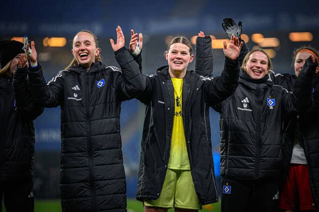 Soccer I Women I Season 2025 2026 I Bundesliga I 15 Matchday I Hamburger SV SGS Essen I 25 01 2026 Victoria Schulz 19, Hamburger SV , Lea Paulick 25, Hamburger SV , Jonna Wrede 26, Hamburger SV Hamburg Volksparkstadion Hamburg Germany Copyright: xLobecax xHenningxRohlfsx