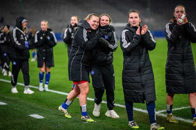 Soccer I Women I Season 2025 2026 I Bundesliga I 15 Matchday I Hamburger SV SGS Essen I 25 01 2026 Svea Stoldt 8, Hamburger SV , Jonna Wrede 26, Hamburger SV , Pauline Annette Machtens 28, Hamburger SV Hamburg Volksparkstadion Hamburg Germany Copyright: xLobecax xHenningxRohlfsx