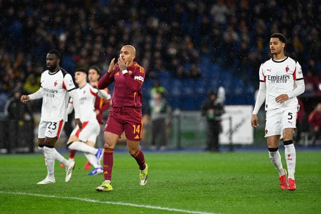 Foto IPP Cavaliere Emiliano. Roma 25 01 2026 Calcio Campionato Serie A 2025-2026. Roma - Milan. Nella foto: si dispera Donyell Malen. Italy Photo Press - World Copyright italy ITALY  Copyright: xR4924_italyphotopressx