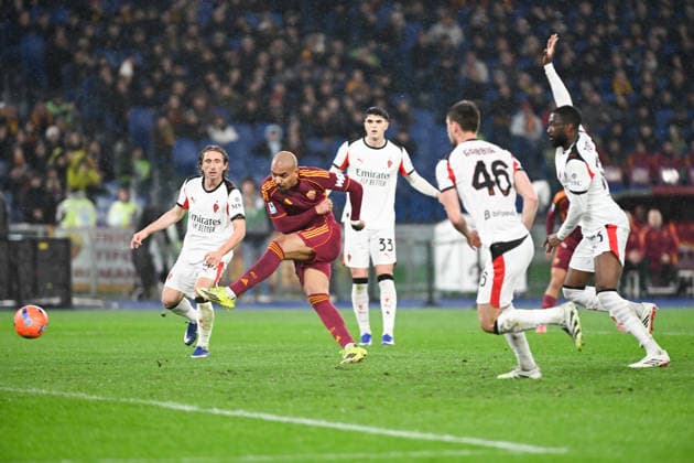 Foto IPP Cavaliere Emiliano. Roma 25 01 2026 Calcio Campionato Serie A 2025-2026. Roma - Milan. Nella foto: Donyell Malen sbaglia a pochi passi dalla porta. Italy Photo Press - World Copyright italy ITALY  Copyright: xR4924_italyphotopressx
