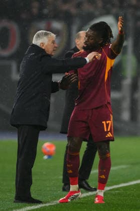 Gian Piero Gasperini, head coach of AS Roma and Manu Kone of AS Roma during the Serie A 2025 2026 football match between AS Roma and AC Milan at Stadio Olimpico in Rome (Italy), January 25, 2026. AndreaxStaccioli