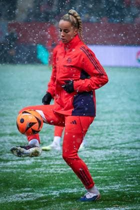 Giulia Gwinn 7 FC Bayern Muenchen Frauen warm up, FC Bayern Muenchen Frauen vs RB Leipzig Frauen, Fußball, Frauen, Google Pixel Bundesliga, Saison 2025 2026, 15 Spieltag, 25 01 2026 DFB regulations prohibit any use of photographs as image sequences and or quasi video Muenchen Bayern Deutschland Copyright: xkolbert-press MartinxAgüerax