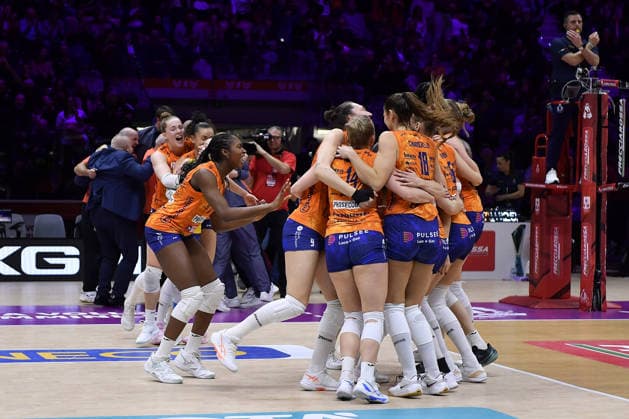 Turin, Italy January 25, 2026 Frecciarossa Women s Final Four Italian Cup 2026, Inalpi Arena Turin Final Prosecco Doc A. Carraro Imoco Conegliano Vs Savino Del Bene Volley: 3-0 Coach Daniele Santarelli Prosecco Doc A.Carraro Imoco Conegliano celebrates Victory match 2026 Frecciarossa Final Four Italian Cup, match between Prosecco Doc A. Carraro Imoco Conegliano and Savino Del Bene Volley at Inalpi Arena Turin on January 24, 2026 in Turin, Italy  Copyright: xTonelloxAbozzi IPAxSportx xipa-agency.netx xx IPA_70565513 IPA_Agency_IPA70565513