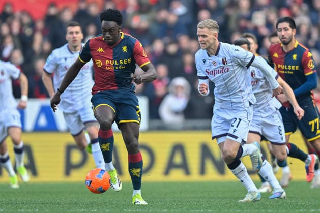 Osayuki Jeff Ekhator (Genoa CFC) - Jens Odgaard (Bologna FC 1909) during Genoa CFC vs Bologna FC, Italian soccer Serie A match in Genoa, Italy, January 25 2026  Copyright: xDaniloxVigo IPAxSportx xipa-agency.netx xx IPA_70566265 IPA_Agency_IPA70566265