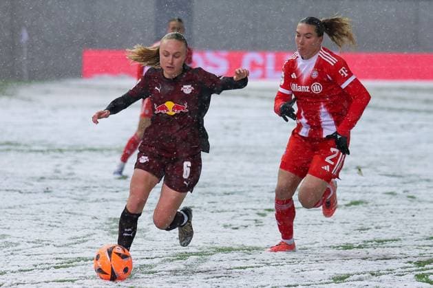 Lou Ann Joly 6 RB Leipzig Women and Vanessa Gilles 2 FC Bayern Muenchen Women in action, FC Bayern Muenchen Women vs RB Leipzig Women, Football, Women, Google Pixel Bundesliga, Season 2025 2026, 15 Matchday, 25 01 2026 DFB regulations prohibit any use of photographs as image sequences and or quasi video Muenchen Bayern Germany Copyright: xkolbert-press MartinxAgüerax