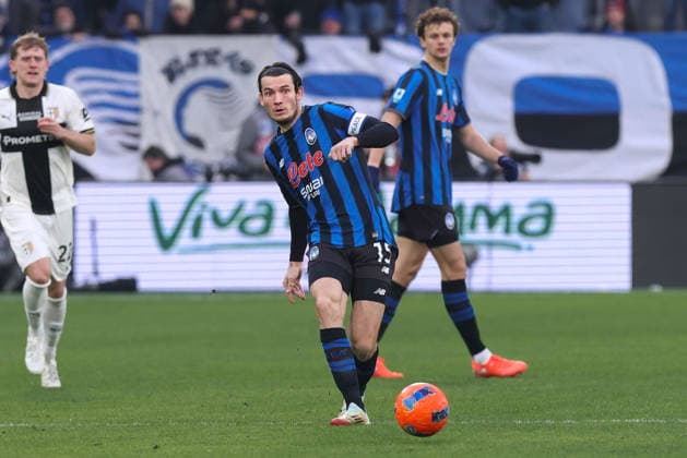 Atalanta BC vs Parma Calcio, Serie A EniLive 2025 2026 day 22 at New Balance Arena. Italy, Bergamo, 2026 01 25: Marten De Roon (Atalanta) pass shot in front court in the second half Atalanta BC vs Parma Calcio, Serie A EniLive 2025 2026, day 22 at New Balance Arena Italy, Bergamo, 2026 01 25: Atalanta BC vs Parma Calcio, Serie A EniLive 2025 2026 day 18 at New Balance Arena. Bergamo Italy Copyright: FabrizioxAndreaxBertani