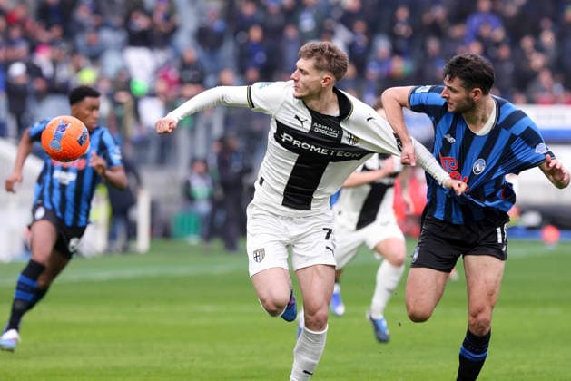 Atalanta BC vs Parma Calcio, Serie A EniLive 2025 2026 day 22 at New Balance Arena. Italy, Bergamo, 2026 01 25: Adrian Benedyczak (Parma) defends the ball in front court in the first half Atalanta BC vs Parma Calcio, Serie A EniLive 2025 2026, day 22 at New Balance Arena Italy, Bergamo, 2026 01 25: Atalanta BC vs Parma Calcio, Serie A EniLive 2025 2026 day 18 at New Balance Arena. Bergamo Italy Copyright: FabrizioxAndreaxBertani