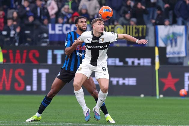 Atalanta BC vs Parma Calcio, Serie A EniLive 2025 2026 day 22 at New Balance Arena. Italy, Bergamo, 2026 01 25: Mateo Pellegrino (Parma) defends the ball in center field in the second half Atalanta BC vs Parma Calcio, Serie A EniLive 2025 2026, day 22 at New Balance Arena Italy, Bergamo, 2026 01 25: Atalanta BC vs Parma Calcio, Serie A EniLive 2025 2026 day 18 at New Balance Arena. Bergamo Italy Copyright: FabrizioxAndreaxBertani