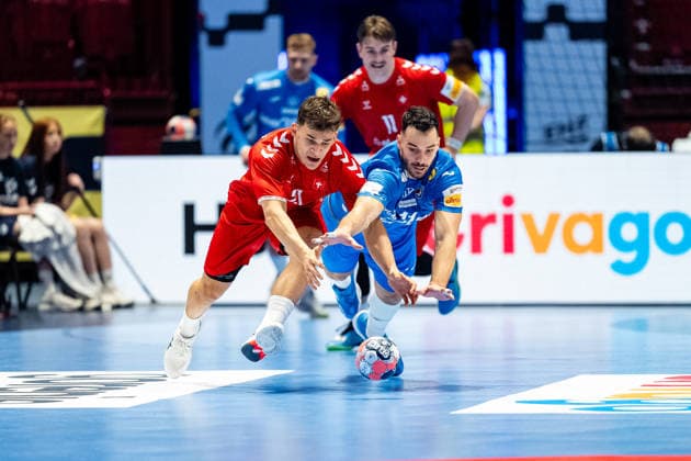 Switzerland v Croatia, EHF EURO 2026, Malmo, Sweden Malmo, Sweden. 25th of January, 2026. Gino Steenaerts (21) of Switzerland and Zvonimir Srna (11) of Croatia seen during the mens EHF Euro 2026 match between Switzerland and Croatia at Malmo Arena in Malmo. Sweden, Malmo, Malmö Arena  Copyright: xGonzalesxPhoto TobiasxJorgensenx